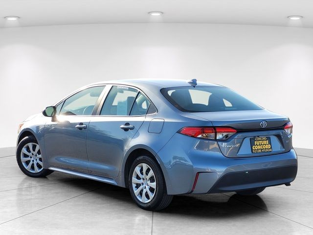 Used 2023  Toyota LE image 5
