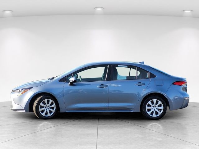 Used 2023  Toyota LE image 7