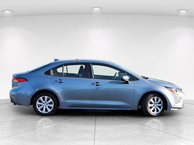 Used 2023  Toyota LE image 8