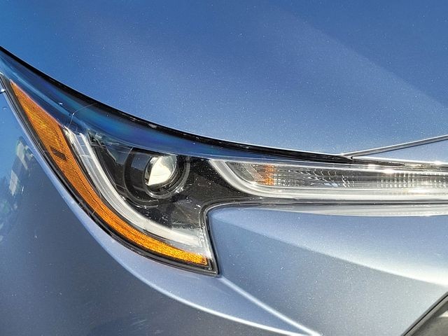 Used 2023  Toyota LE image 10