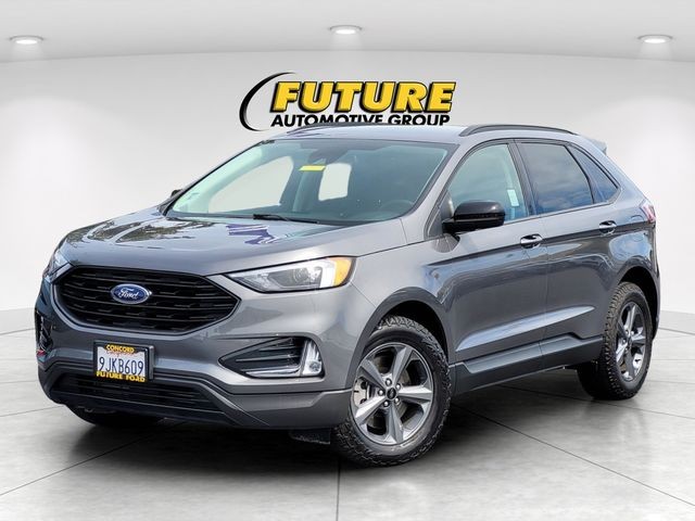 Used 2024 Gray Ford SEL image 3