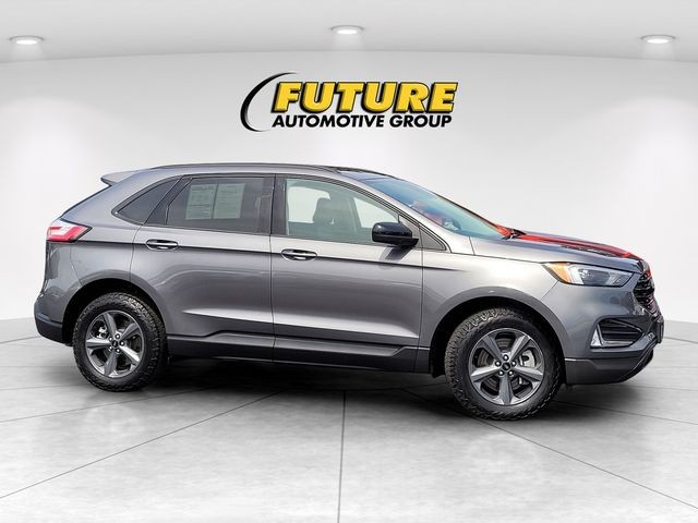 Used 2024 Gray Ford SEL image 9