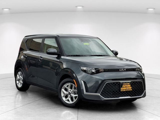 2025 Kia Soul 2.0L LX IVT's photo