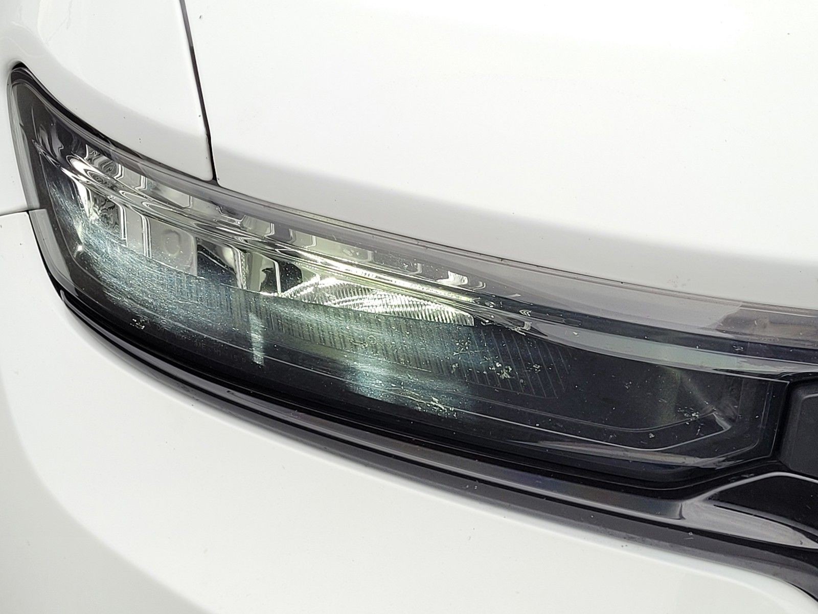 Used 2024 White/off-white Jeep Altitude image 11