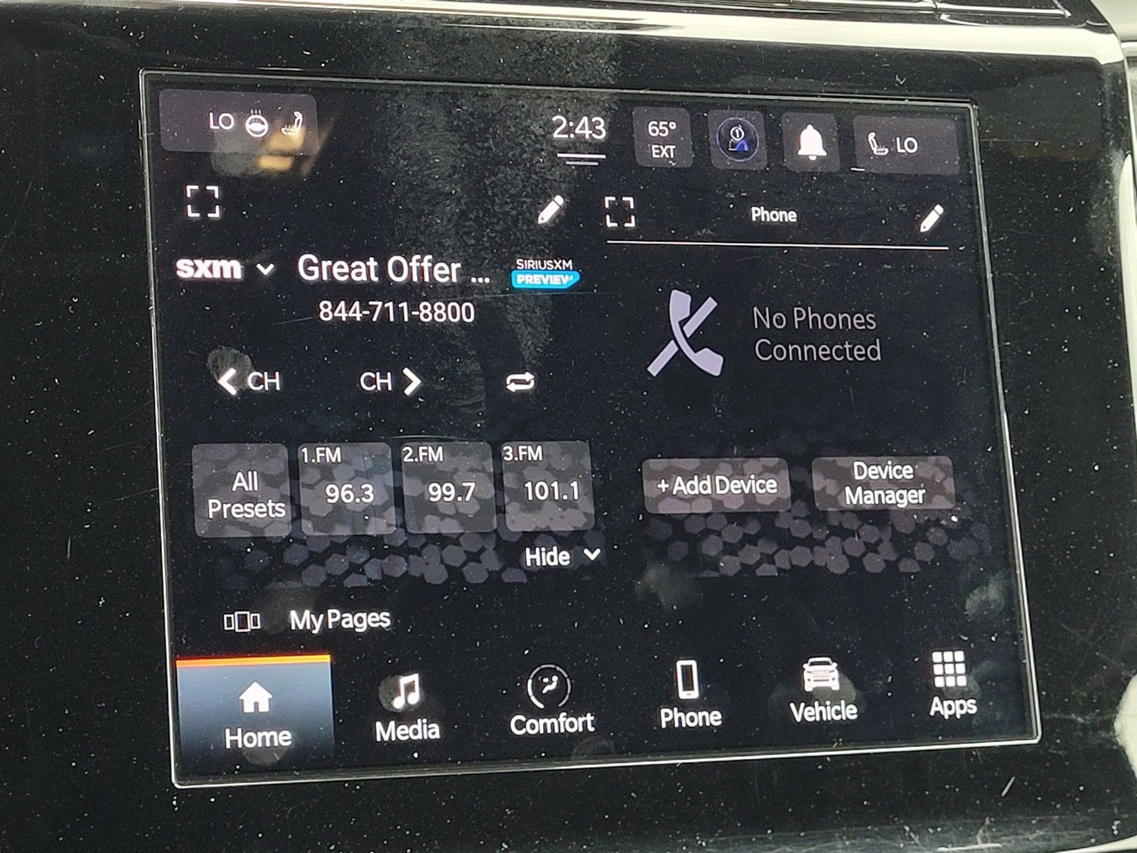 Used 2024 White/off-white Jeep Altitude image 14