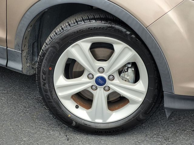 Used 2014 Gray Ford SE image 10
