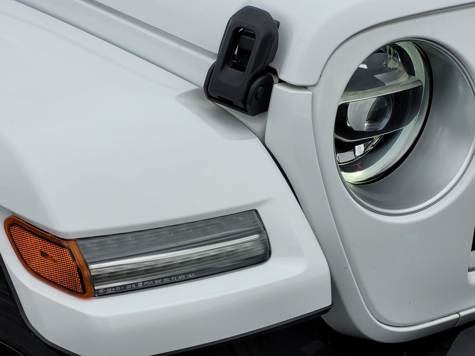 Used 2022 White Jeep Unlimited Sahara 4xe image 11