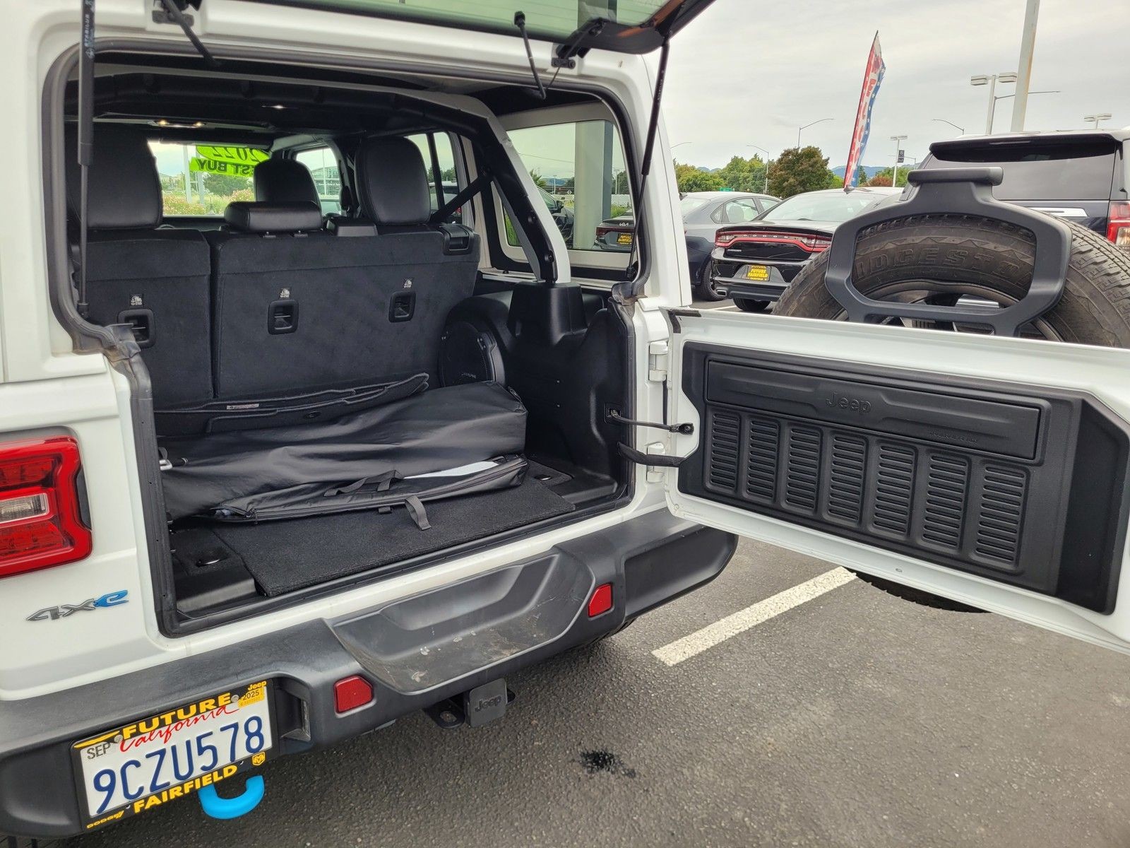 Used 2022 White Jeep Unlimited Sahara 4xe image 18