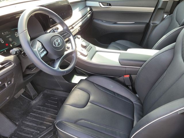 Used 2024 White Hyundai SEL image 11