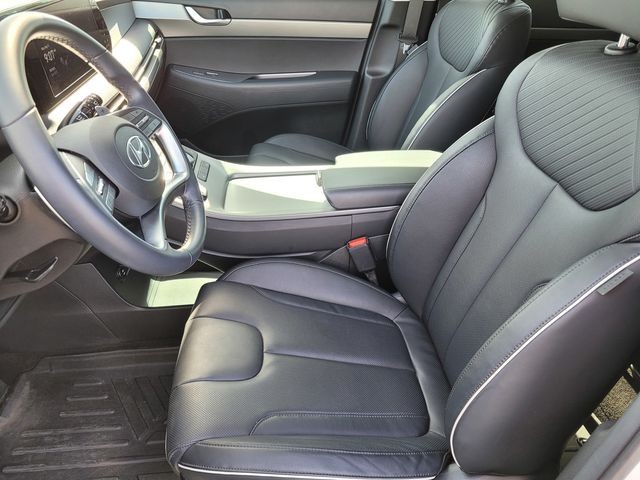 Used 2024 White Hyundai SEL image 15