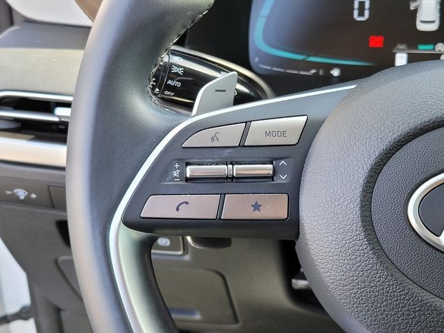 Used 2024 White Hyundai SEL image 20
