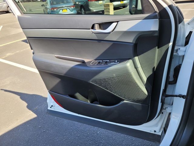 Used 2024 White Hyundai SEL image 25