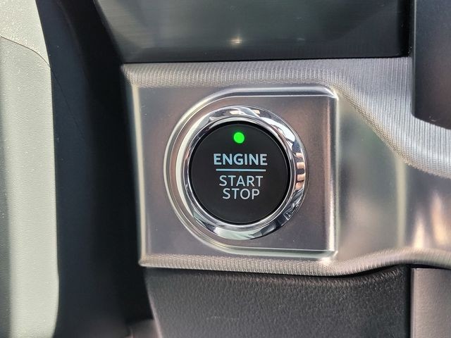 Used 2023 White Ford Raptor image 25
