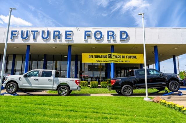New 2026 Azure Gray Metallic Tri-Coat Ford XLT image 7