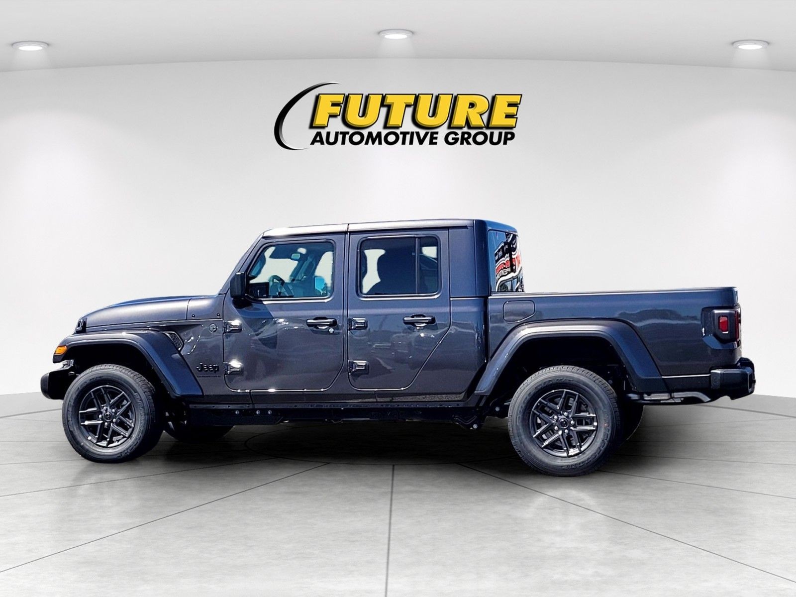 New 2026 Granite Crystal Metallic Clear-Coat Exterior Paint Jeep Sport S image 5