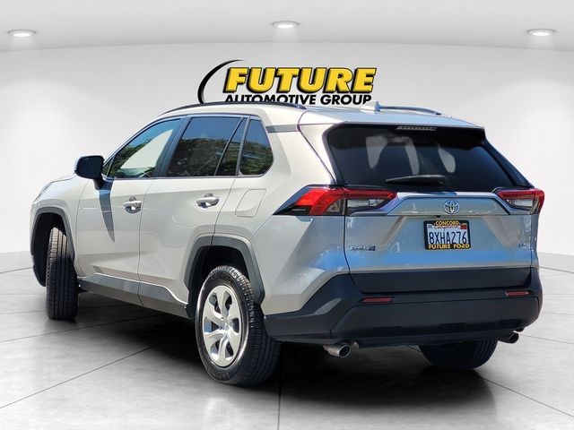 Used 2021 Silver Toyota LE image 6