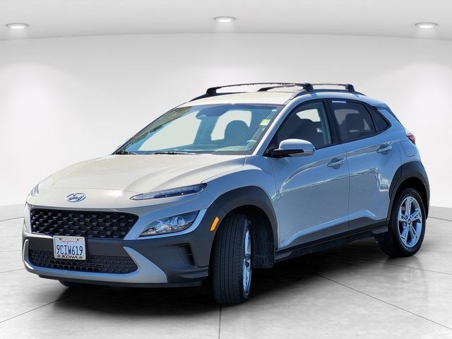 Used 2022 Silver Hyundai SEL image 2