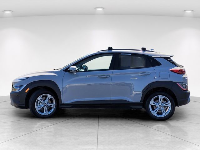 Used 2022 Silver Hyundai SEL image 7