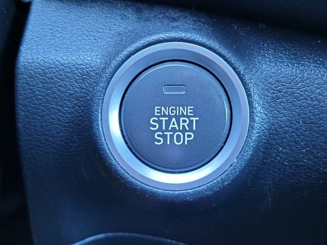Used 2022 Silver Hyundai SEL image 23