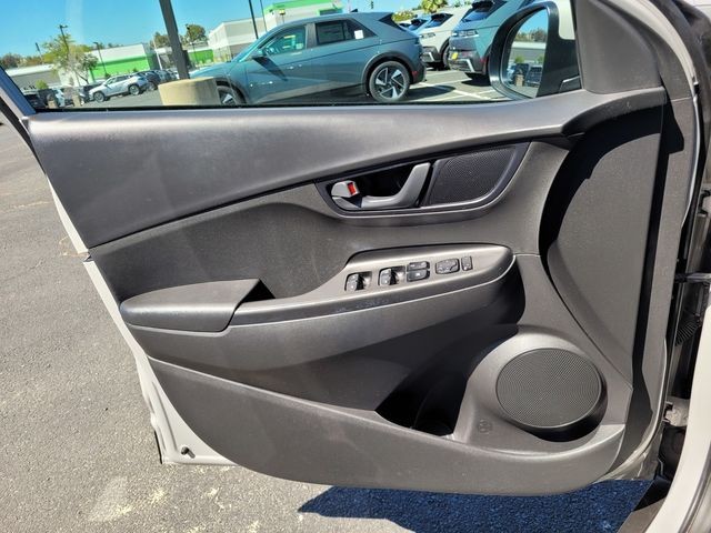 Used 2022 Silver Hyundai SEL image 24