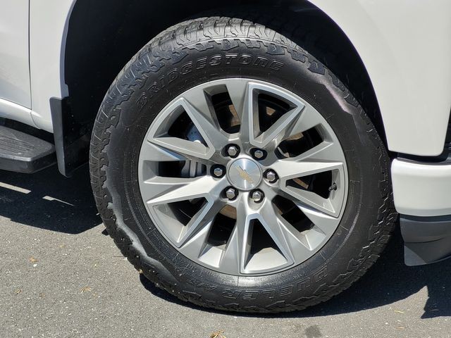 Used 2022 Beige Chevrolet High Country image 11
