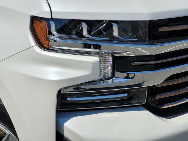 Used 2022 Beige Chevrolet High Country image 12