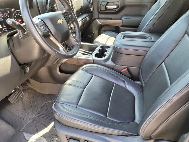 Used 2022 Beige Chevrolet High Country image 17