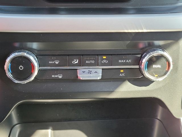 Used 2023 Silver Metallic Ford XLT image 22