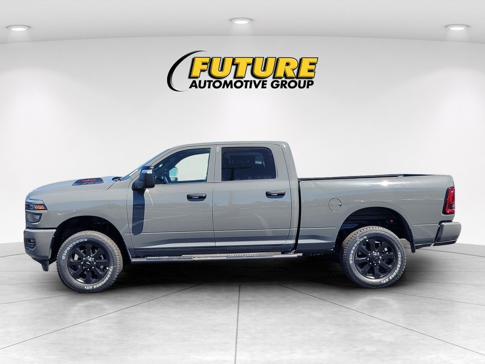 New 2026 Ceramic Gray Clearcoat RAM  image 32