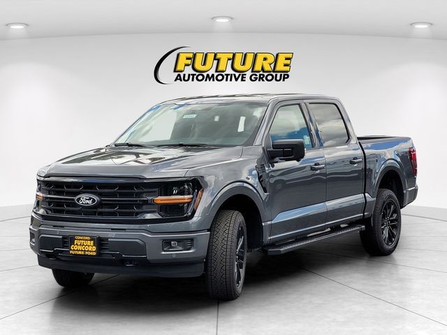 New 2026 Carbonized Gray Metallic Ford XLT image 2