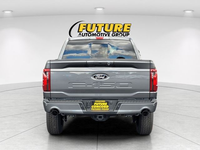 New 2026 Carbonized Gray Metallic Ford XLT image 4
