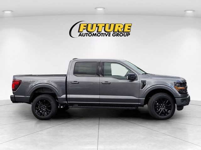 New 2026 Carbonized Gray Metallic Ford XLT image 8