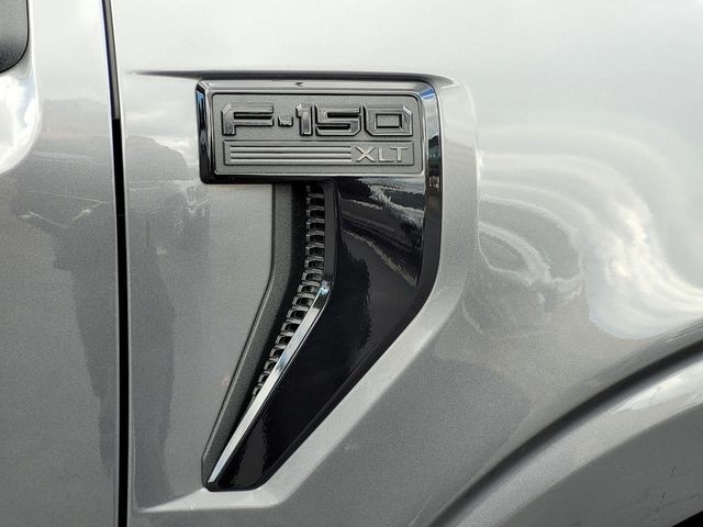 New 2026 Carbonized Gray Metallic Ford XLT image 25