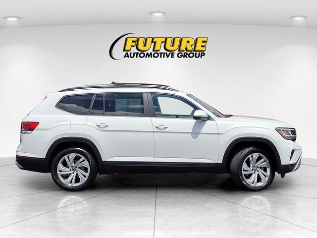 Used 2022 White Volkswagen 3.6L V6 SE w/Technology image 9