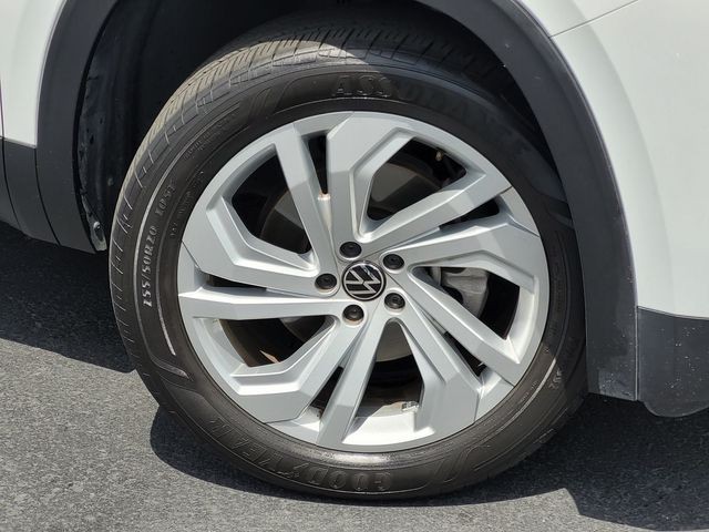 Used 2022 White Volkswagen 3.6L V6 SE w/Technology image 10