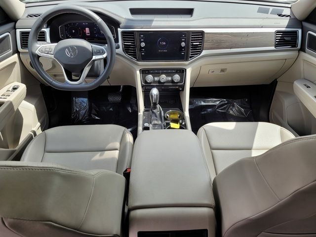 Used 2022 White Volkswagen 3.6L V6 SE w/Technology image 41