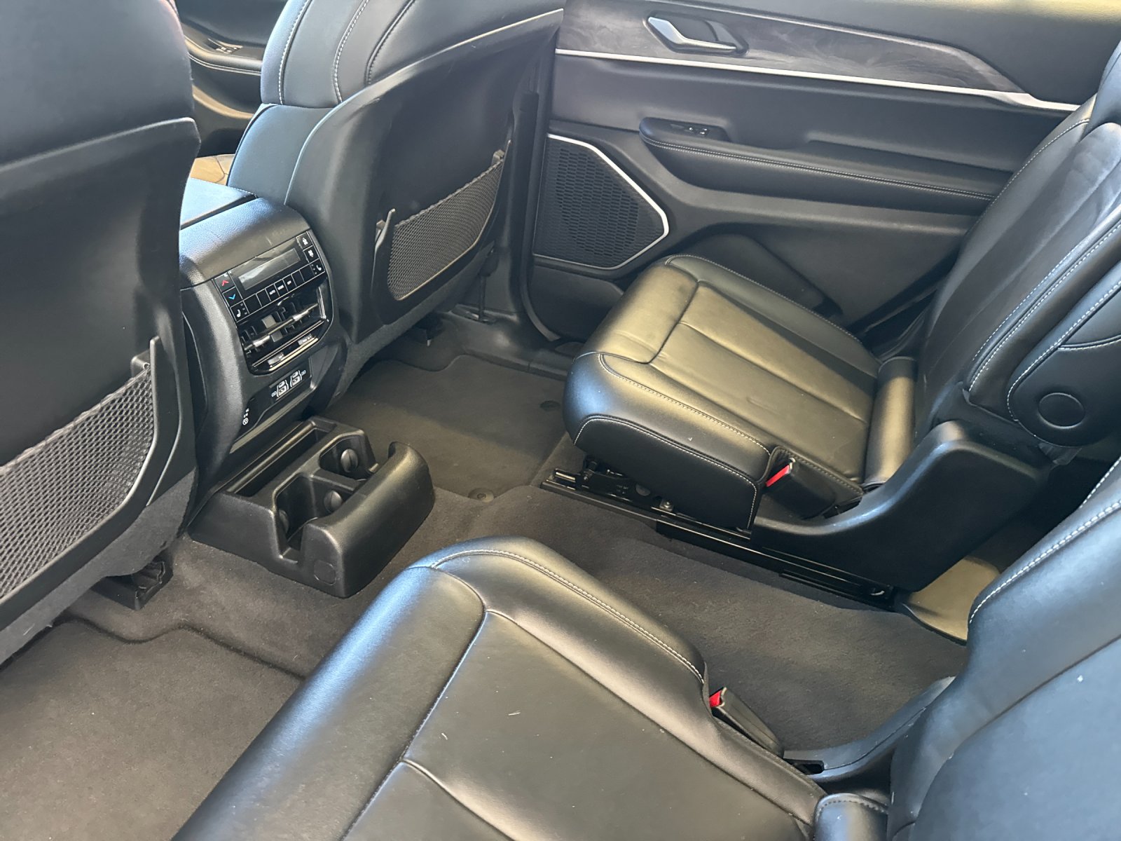 Used 2021 White Jeep Limited image 12