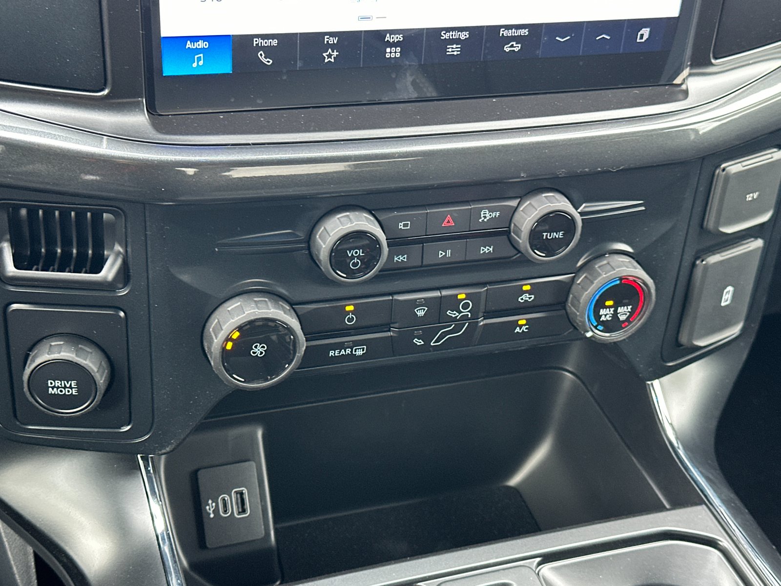 New 2026 Oxford White Ford STX® image 18