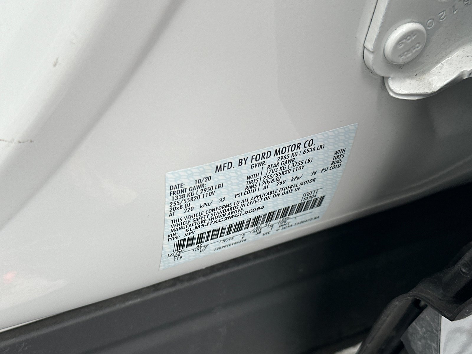 Used 2021 Pristine White Lincoln Reserve image 30