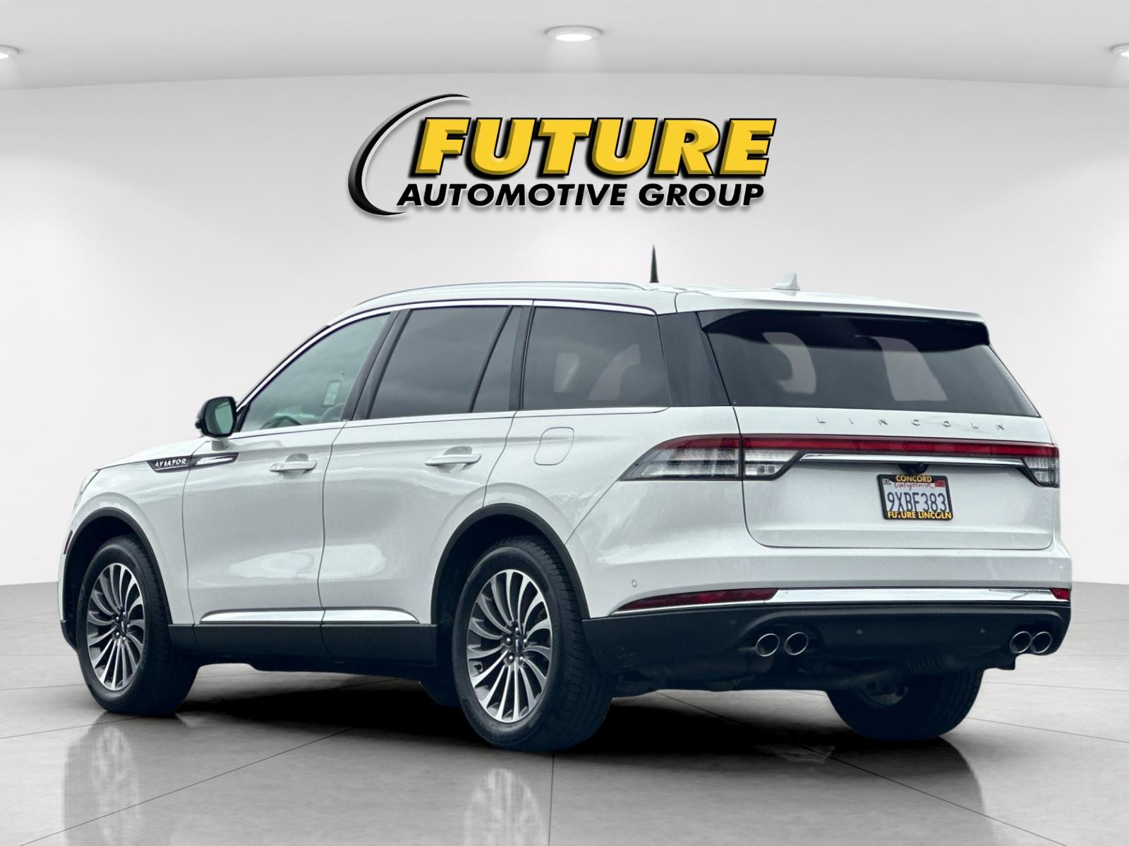 Used 2021 Pristine White Lincoln Reserve image 5