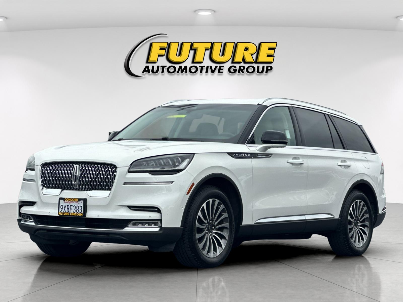 Used 2021 Pristine White Lincoln Reserve image 7