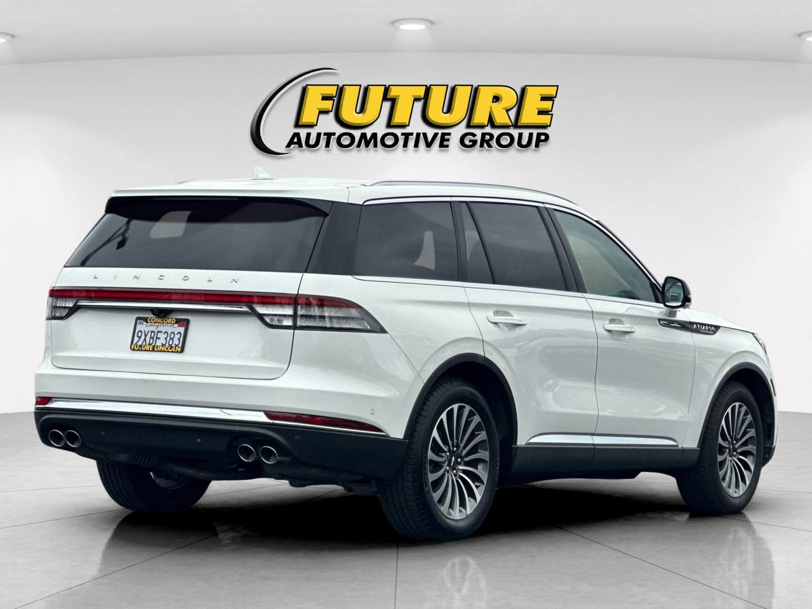 Used 2021 Pristine White Lincoln Reserve image 3