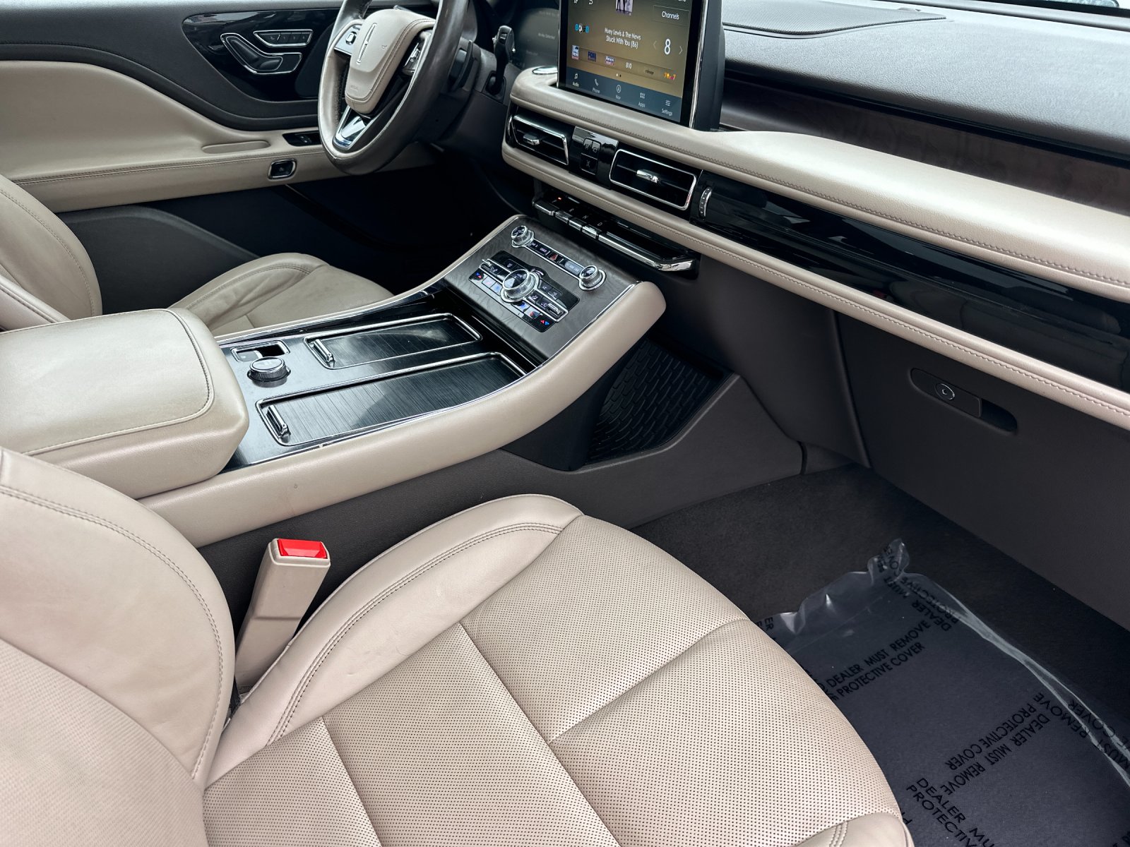 Used 2021 Pristine White Lincoln Reserve image 16