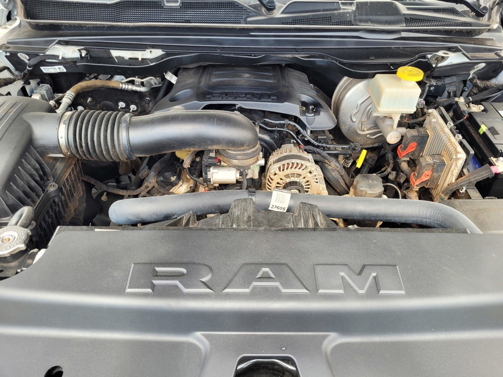 Used 2022 White Ram Big Horn/Lone Star image 28