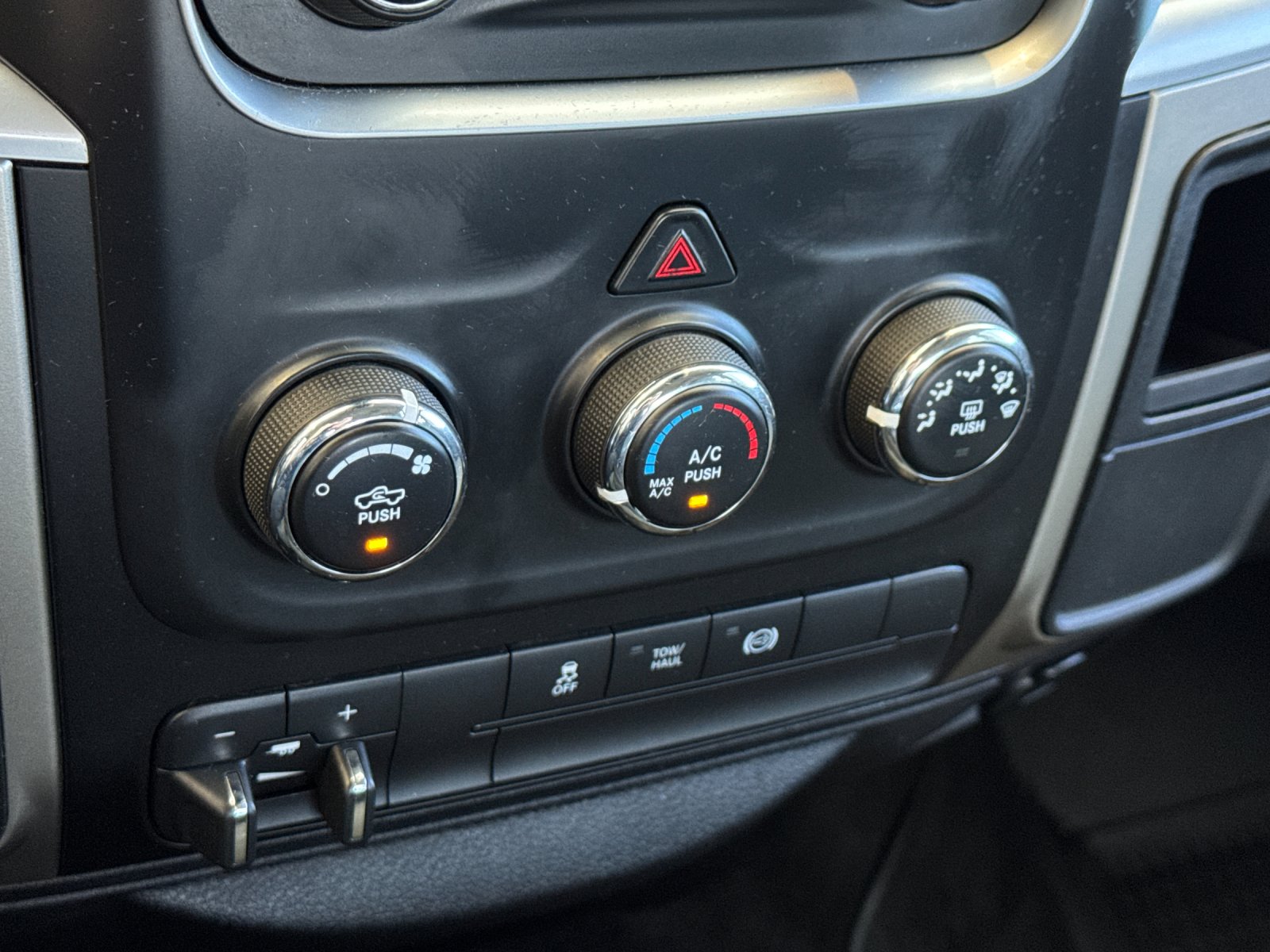 Used 2015 Silver Ram SLT image 17