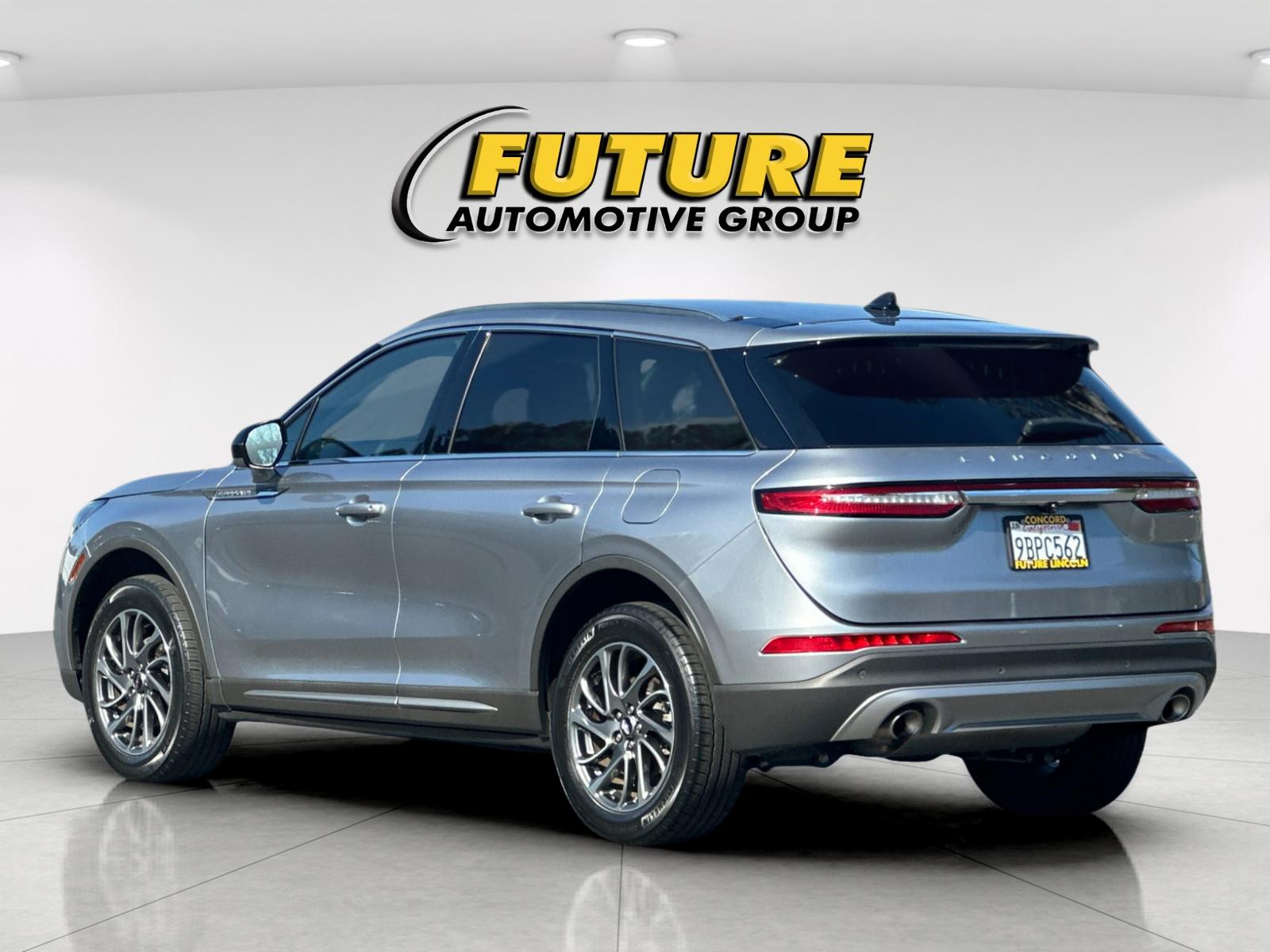 Used 2022 Silver Lincoln Standard image 5