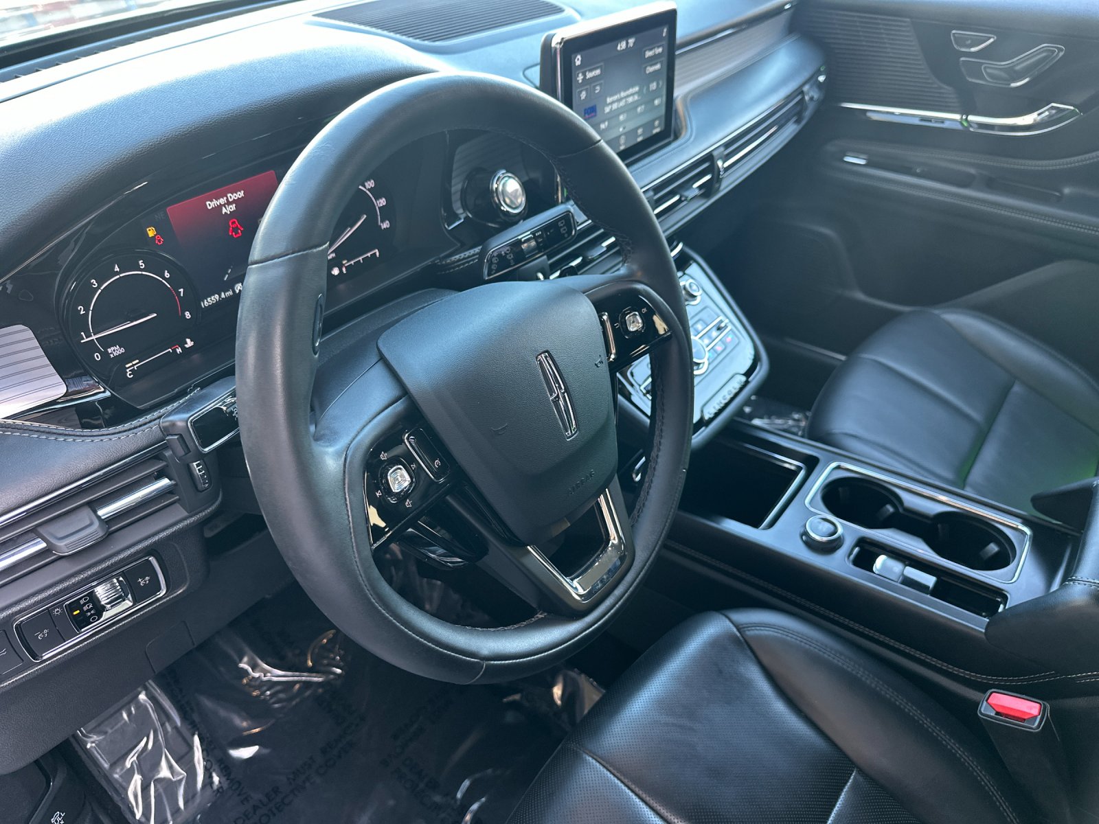 Used 2022 Silver Lincoln Standard image 9