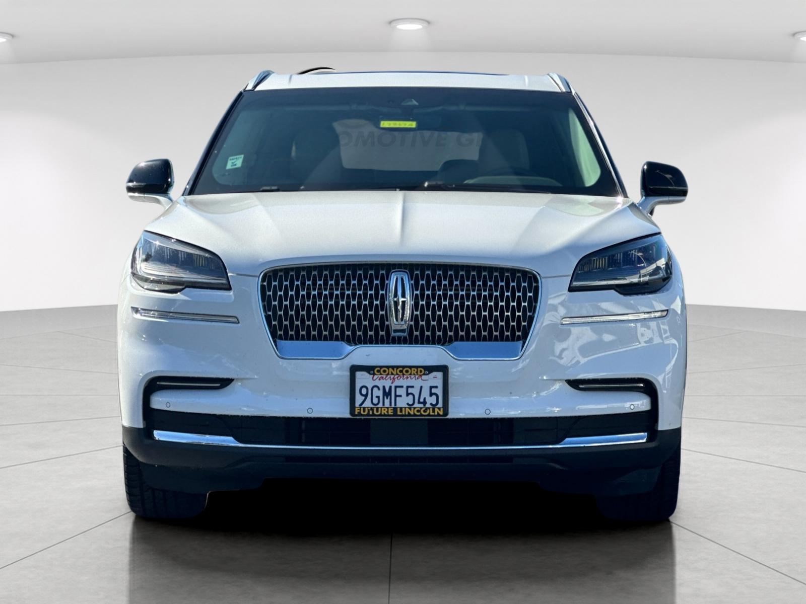 Used 2023 White Lincoln Standard image 8