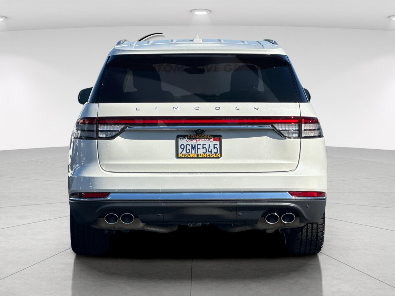 Used 2023 White Lincoln Standard image 4