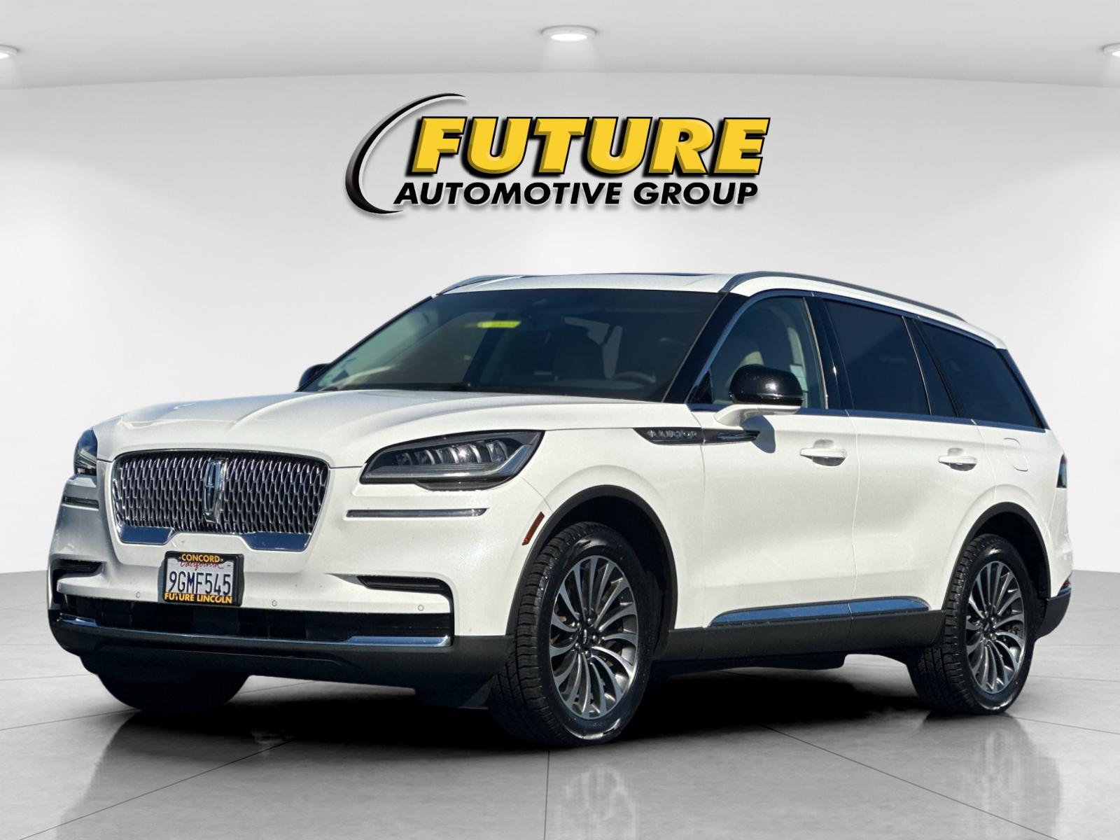 Used 2023 White Lincoln Standard image 7